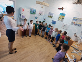 Путешествие в мини-музеи "Авиации " детского сада Путешествие в мини-музеи "Авиации " детского сада.